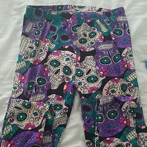 Super soft Plus Sized Leggings Sugar Skulls